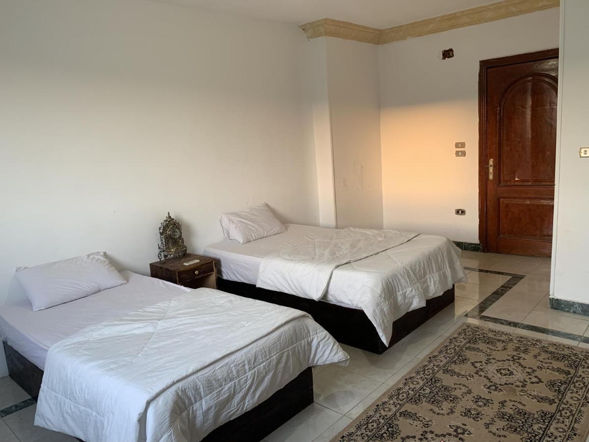 King Khufu Pyramids View Hotel Kafret el-Gabal Esterno foto