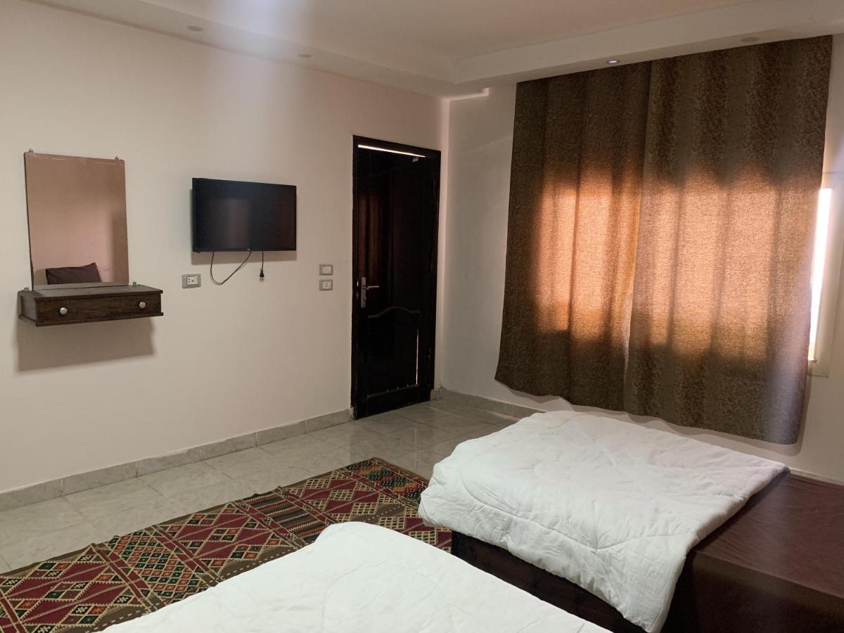 King Khufu Pyramids View Hotel Kafret el-Gabal Esterno foto