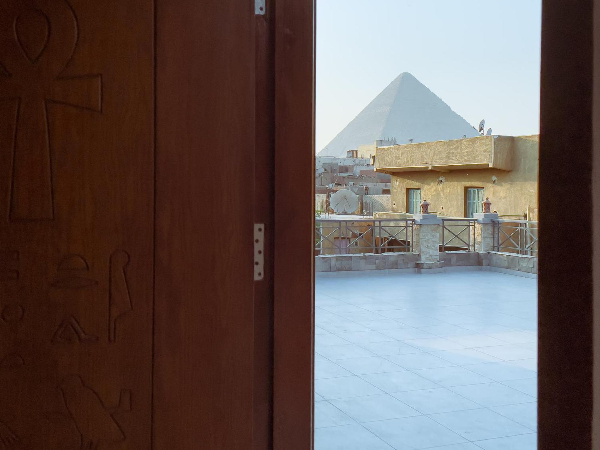 King Khufu Pyramids View Hotel Kafret el-Gabal Camera foto